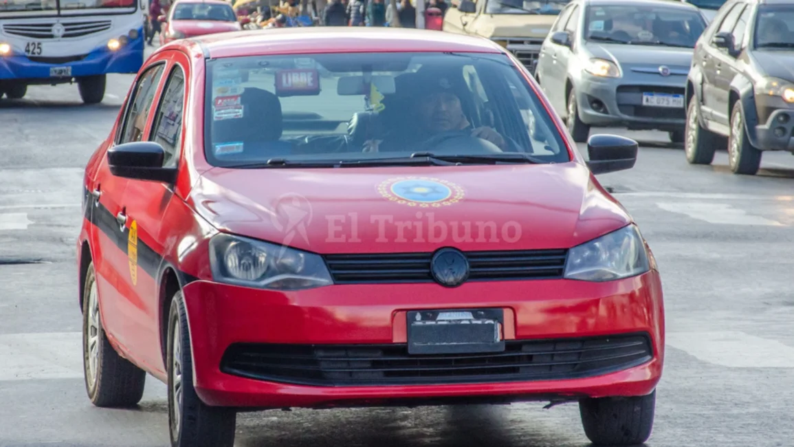 Podrán circular taxis y remises de más de 10 años