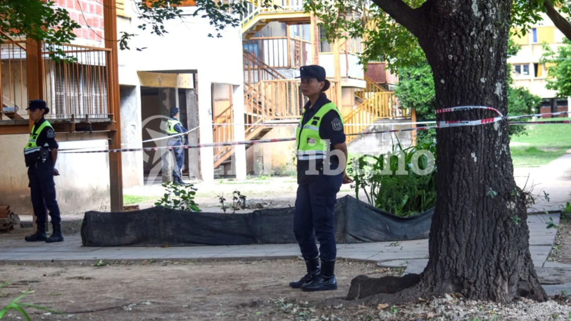 Asesinato de un joven en barrio Castañares: uno de los posibles agresores se entregó y buscan a dos sospechosos