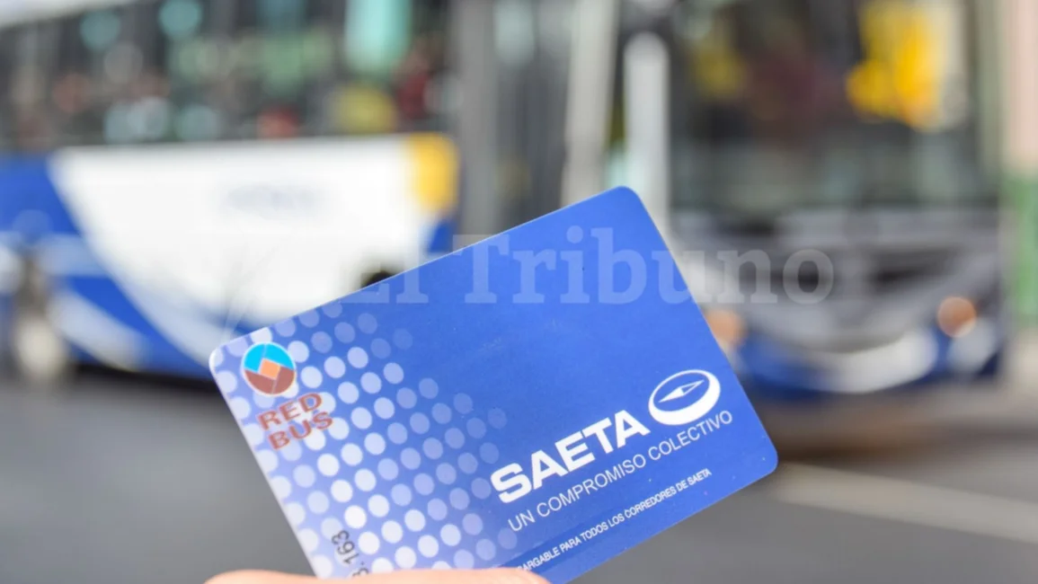 El boleto de colectivo cuesta $890 y continúa el transbordo