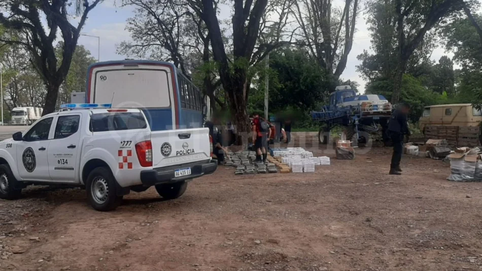 VIDEO. En un fuerte operativo de la PSA, secuestraron 300 kilos de marihuana, 20 kilos de cocaína y detuvieron a un hombre en Metán