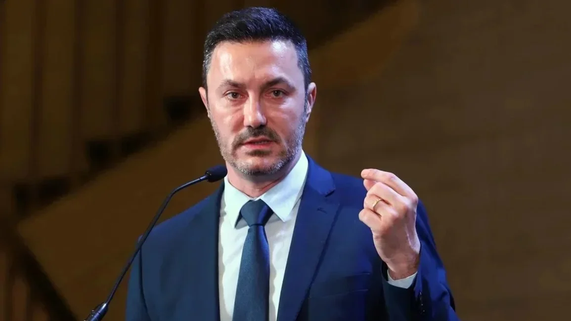 Luis Petri, tras el error en la denominación de las Islas Malvinas: "Queremos echar al malnacido"