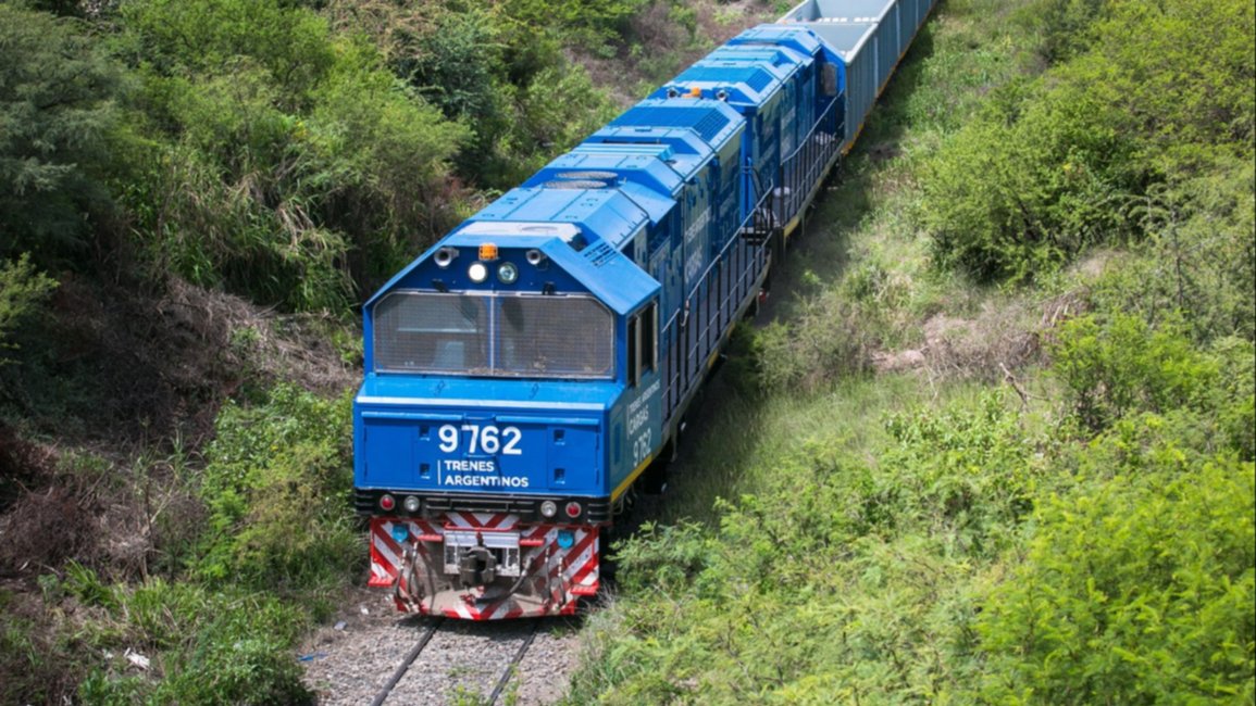 Sáenz pide que el ferrocarril Belgrano Cargas sea cedido a las provincias
