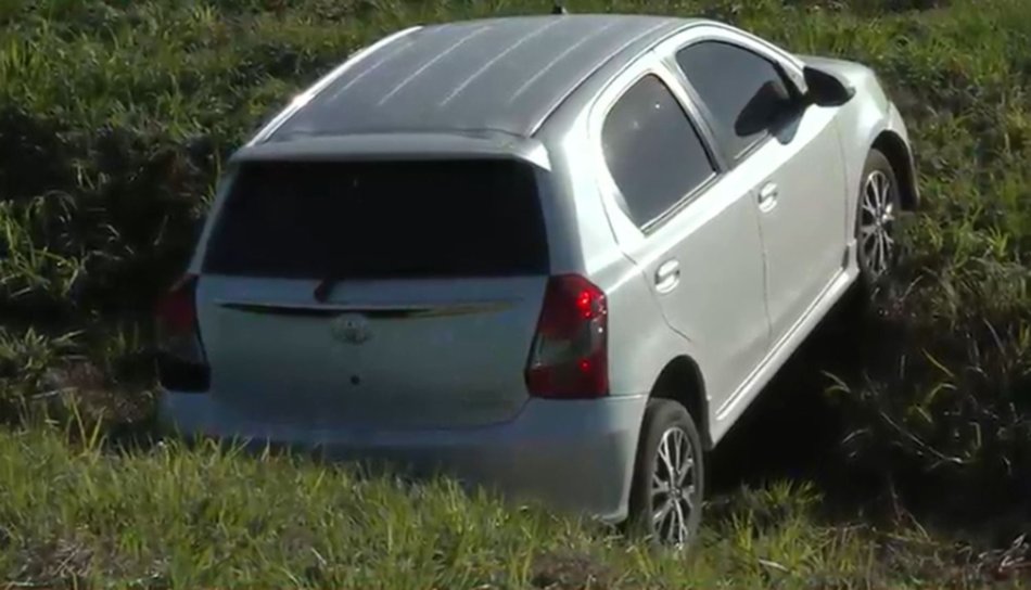 Impactante accidente en el Acceso Norte a Salta: Una moto chocó contra un automóvil a la salida de un barrio privado