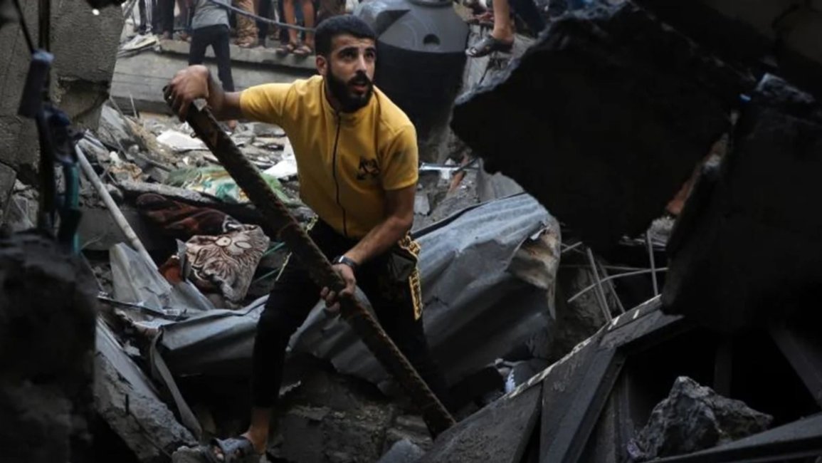 Al menos 30 palestinos murieron tras bombardeo israelí en el norte de Gaza
