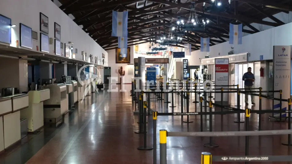 Los aeronáuticos salteños se suman al paro del miércoles: los vuelos que se verán afectados