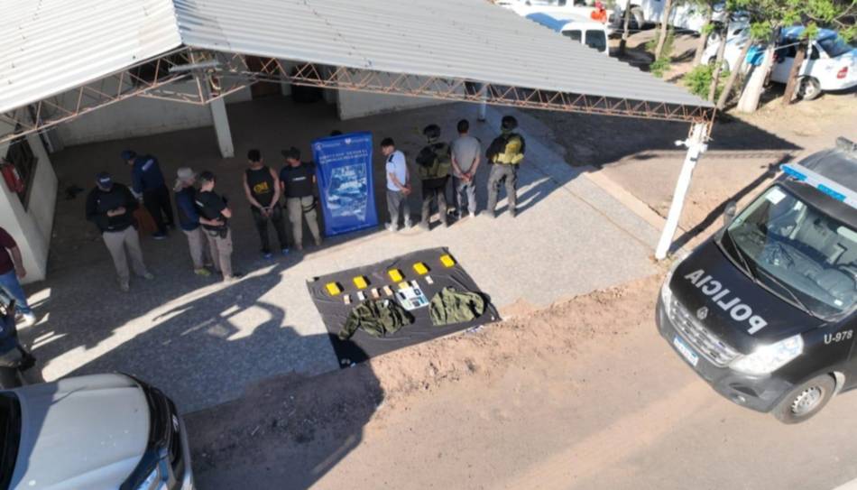 VIDEO. Tres salteños, entre ellos un comandate de Gendarmería nacional, detenidos con cocaína en Santiago del Estero