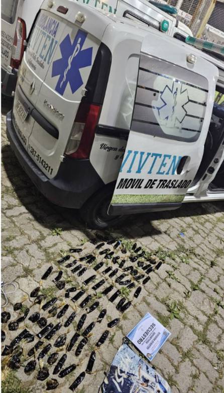 Escándalo en el Martearena:  atraparon a personal de salud con fernet escondido en una ambulancia