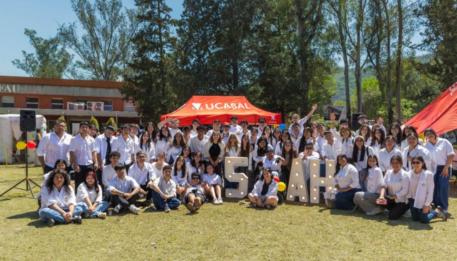 La revista 5Ah! de UCASAL y una propuesta pensada en el “Aquí y Ahora”