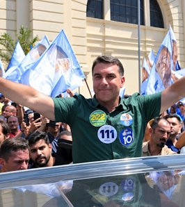 Flávio Bolsonaro, el heredero político de la derecha que busca la presidencia de Brasil