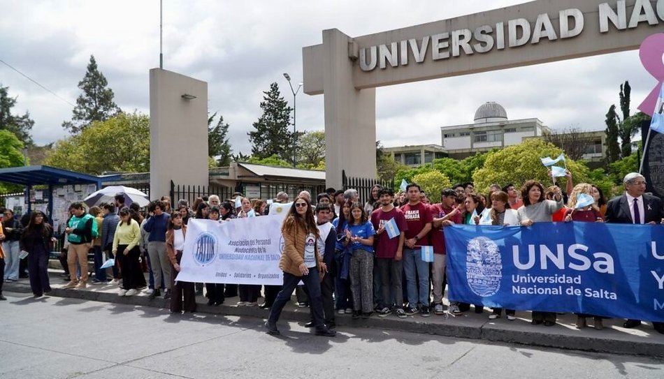 Tras el abrazo, la UNSa marcha por el presupuesto universitario y rechaza el ajuste