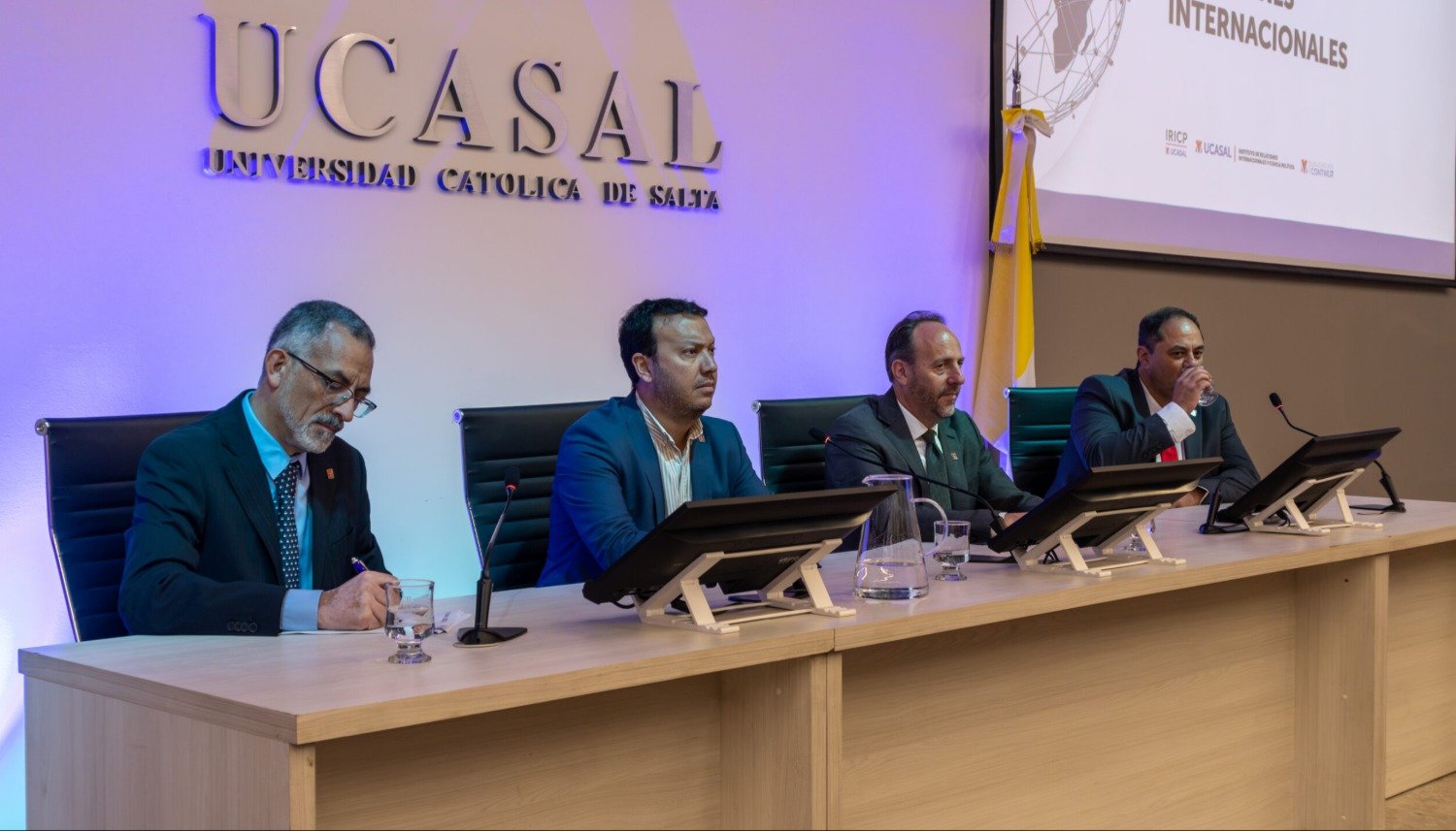 Pensar el mundo que viene: UCASAL debate los nuevos escenarios internacionales