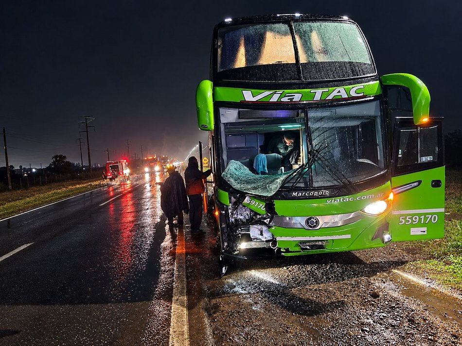 Tragedia en General Güemes: un motociclista murió tras chocar contra un colectivo en la ruta 34