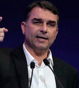 Flávio Bolsonaro viaja rumbo a Estados Unidos tras perder las elecciones: investigan cómo salió de Brasil