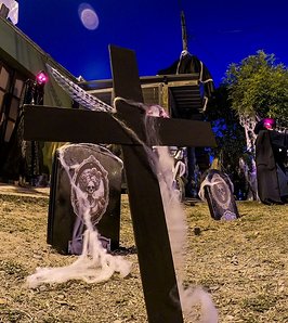 Halloween en Salta: una familia del barrio El Tribuno transformó su casa en una aterradora esquina del terror