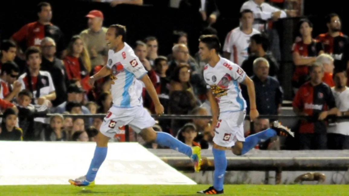 Arsenal se despachó con una goleada a Newells en Rosario
