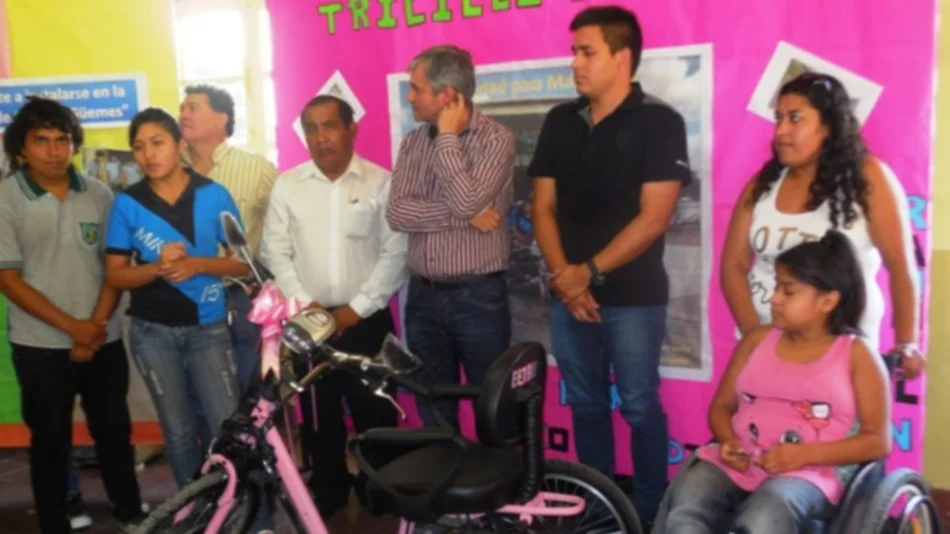 Chicos donaron un triciclo motorizado