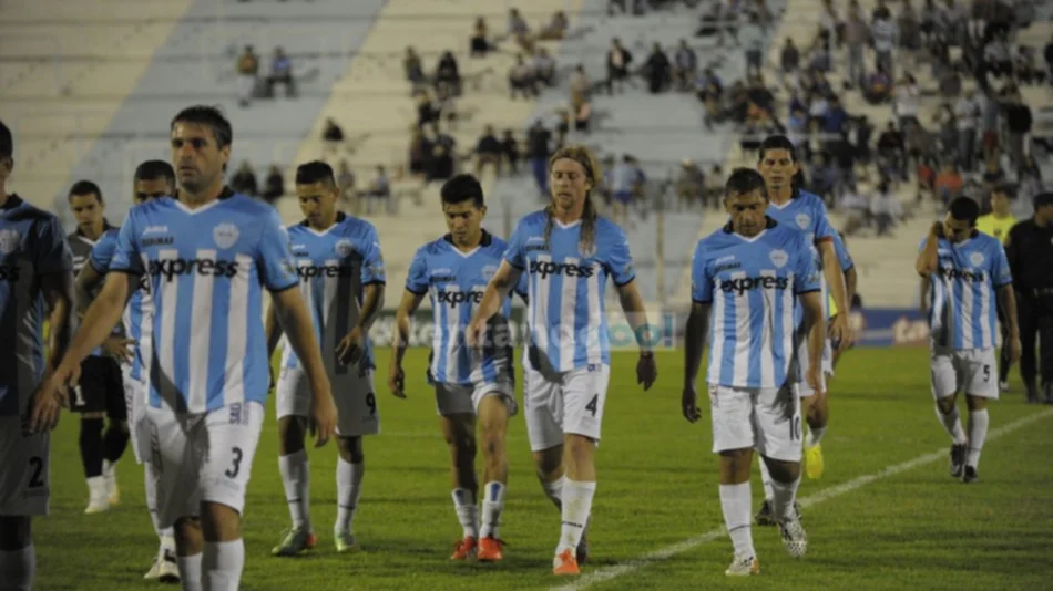 Gimnasia dijo adiós: perdió 2 a 0 en Sunchales y vienen tiempos de cambio