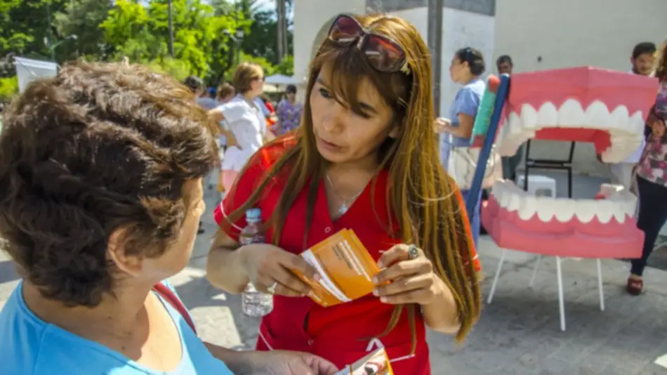 Campaña para prevenir y detectar el cáncer bucal