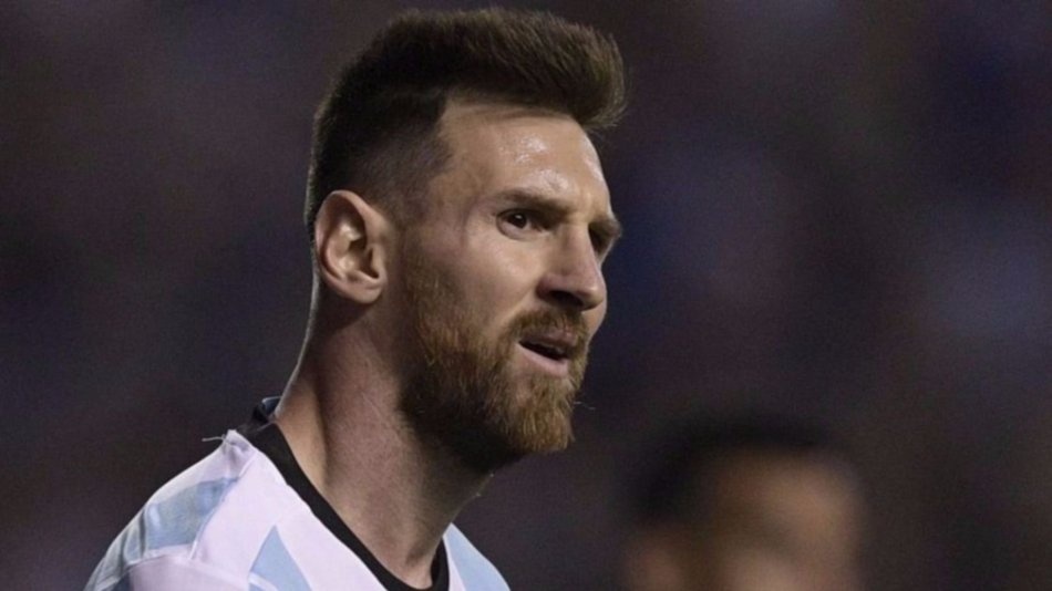 Burzaco ahora le apuntó a Messi: "Cobró 200 mil dólares por amistosos"