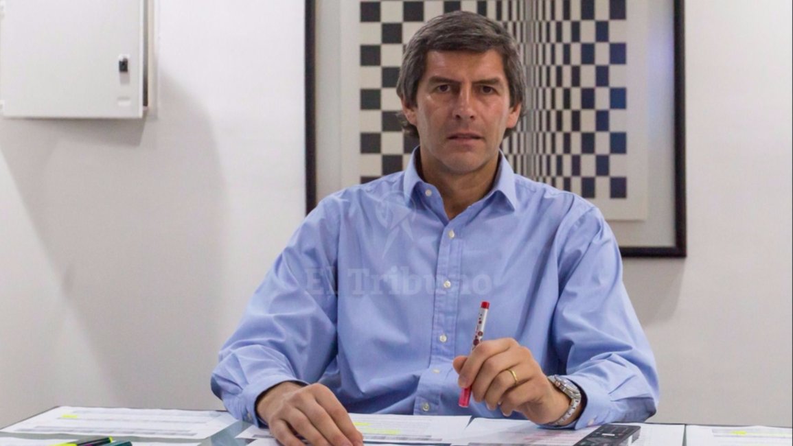 El Gobierno congeló por decreto los sueldos de los funcionarios 