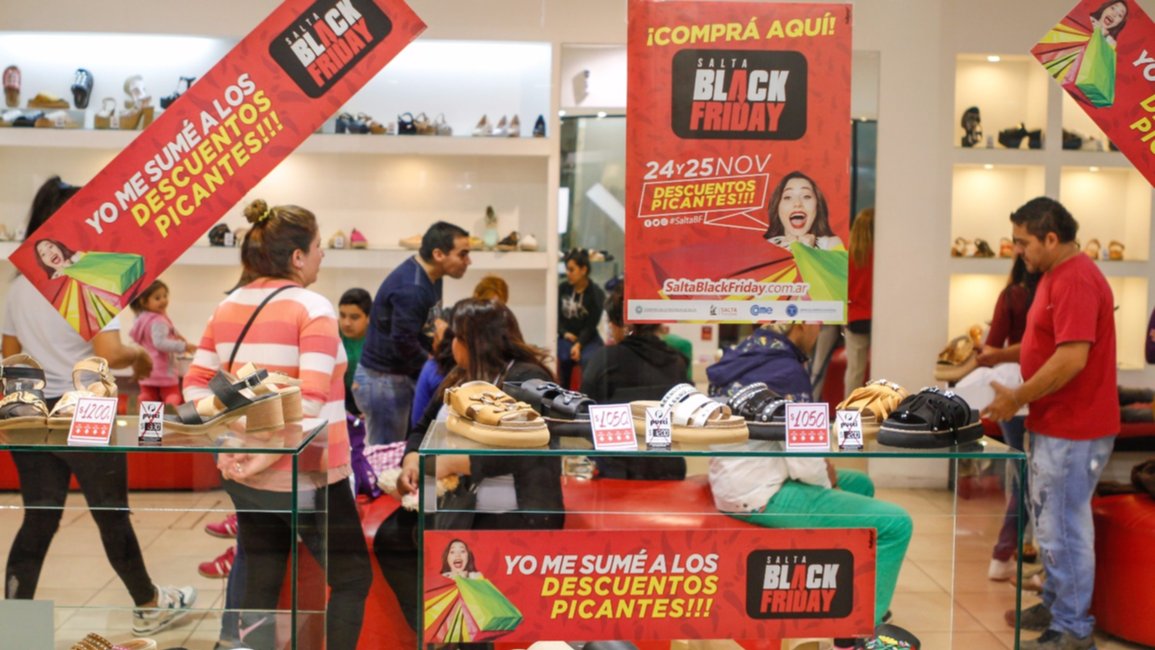 Calzado y ropa, lo más  elegido en el  Black Friday 