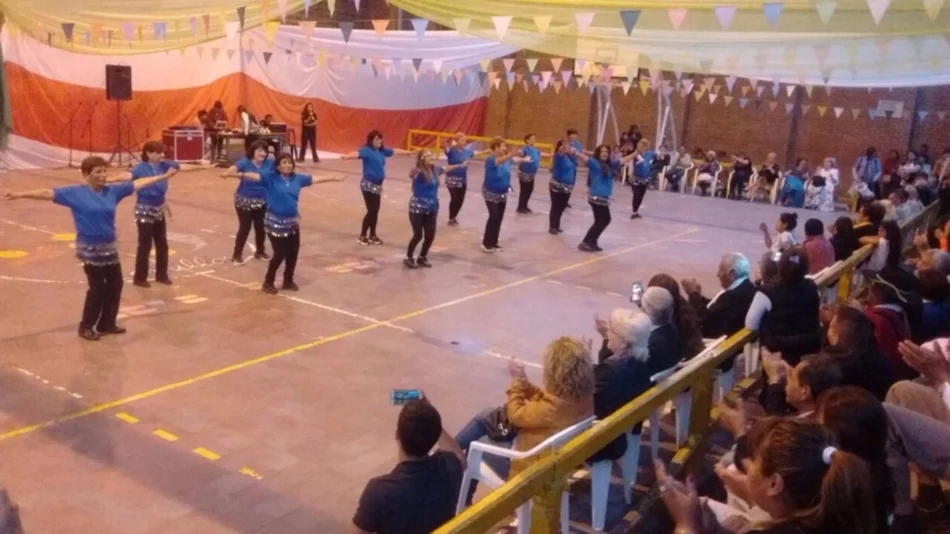 Lleno total: jubilados fueron protagonistas de una jornada de danzas y gimnasia