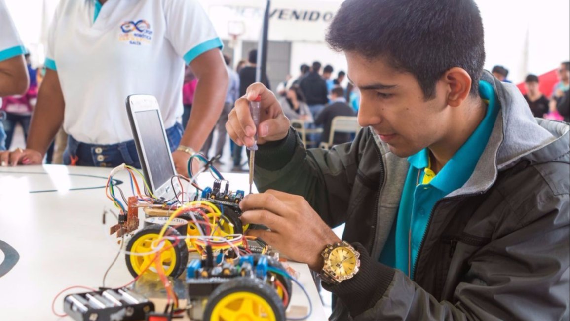 Puro talento en el encuentro provincial de chicos y chicas que fabrican robots