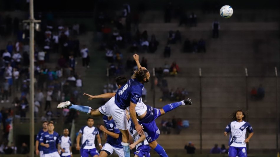 Gimnasia y Juventud juegan un clásico entre  el infierno y el purgatorio