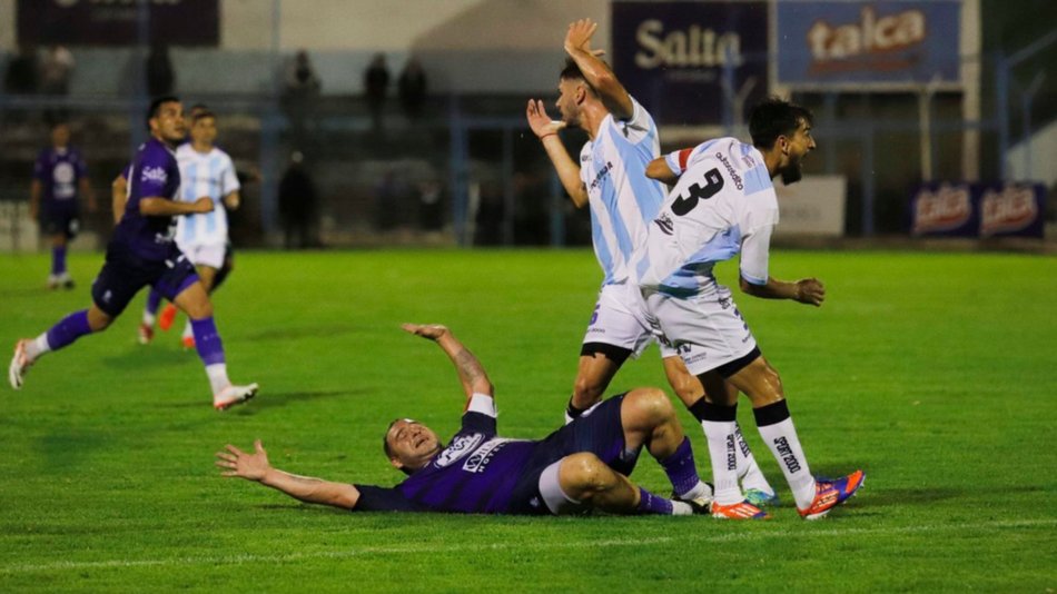 Albos y santos en el precipicio, a un punto de la zona de descenso