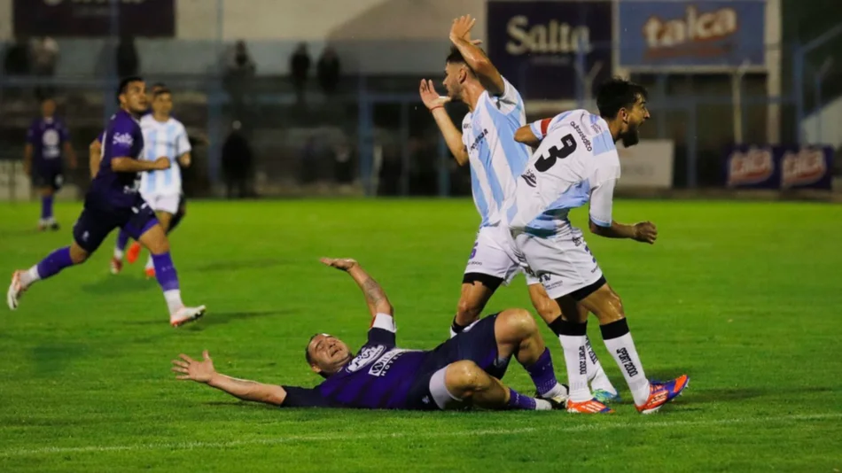Albos y santos en el precipicio, a un punto de la zona de descenso