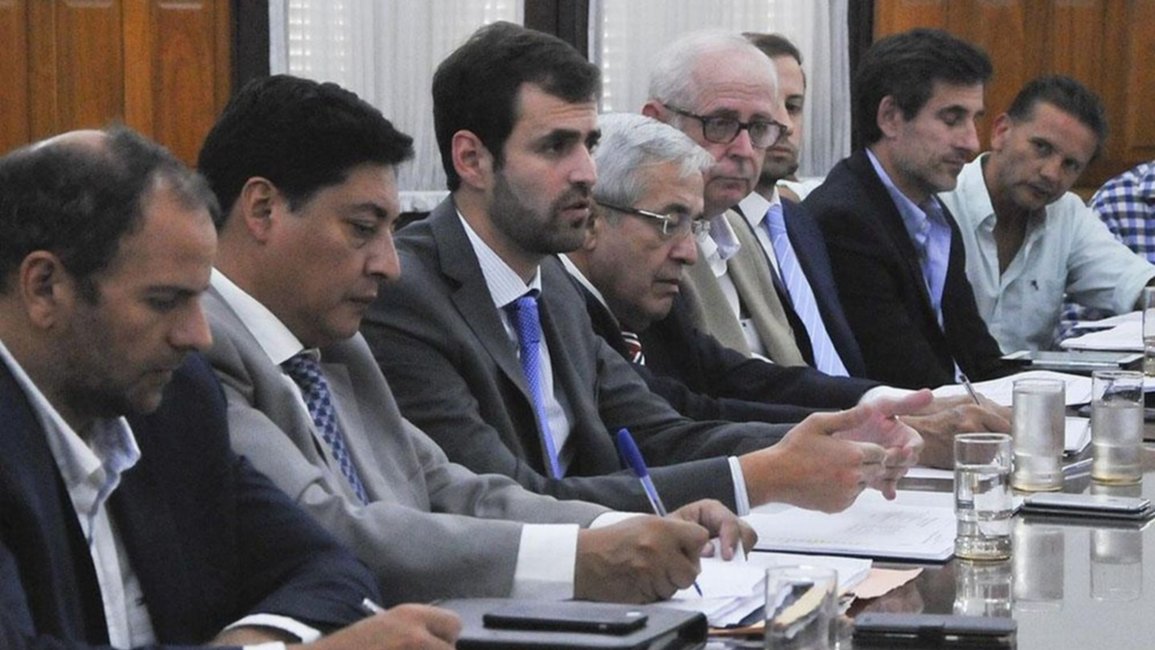 El paragua de la  Provincia ante la  crisis que viene
