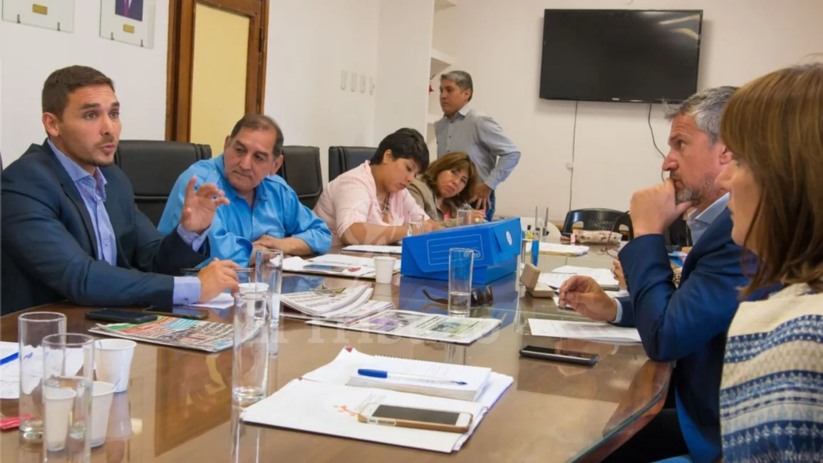 Aseguran que faltan sanciones efectivas  para micros turísticos 