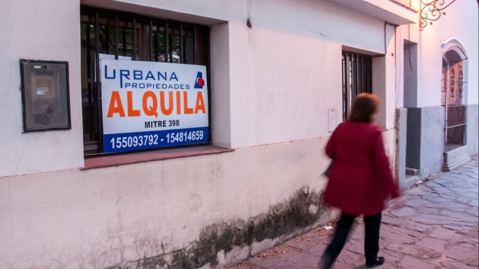 Crisis: miles de salteños dejaron  de alquilar y comparten la casa