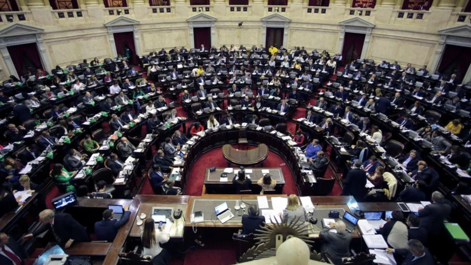 Critican la  regulación de los  contratos	