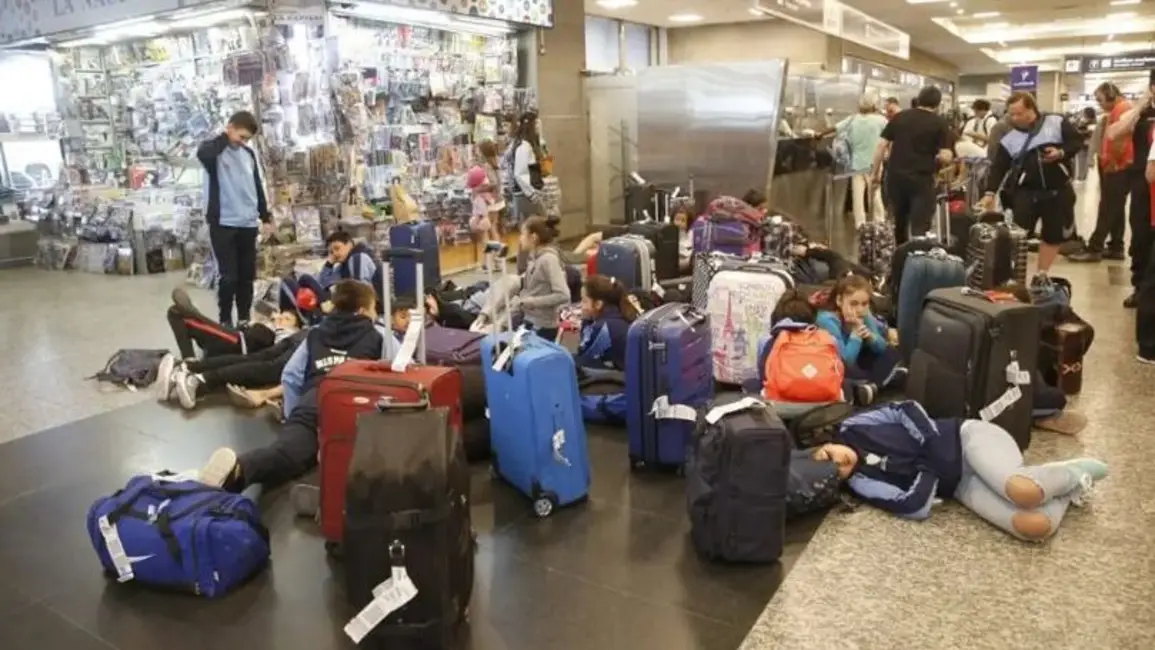 Por el paro de transporte, cancelaron 47 vuelos de Aerolíneas 