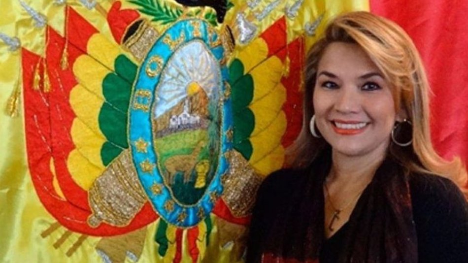 Quién es Jeanine Áñez Chávez, la senadora que podría asumir la presidencia de Bolivia