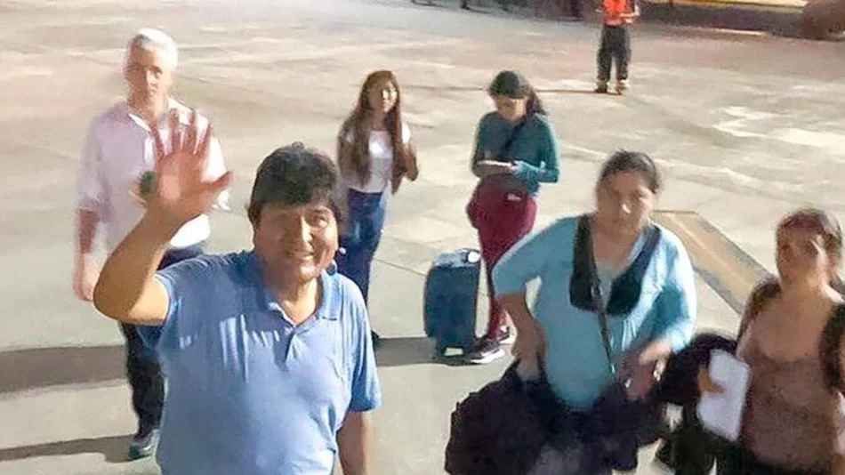 Con quién viajó Evo Morales a México