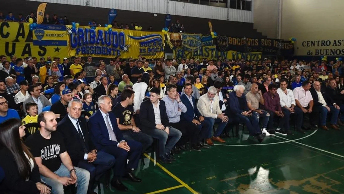En Boca, todo mal con la "unidad" que pidió Riquelme e intentó Angelici