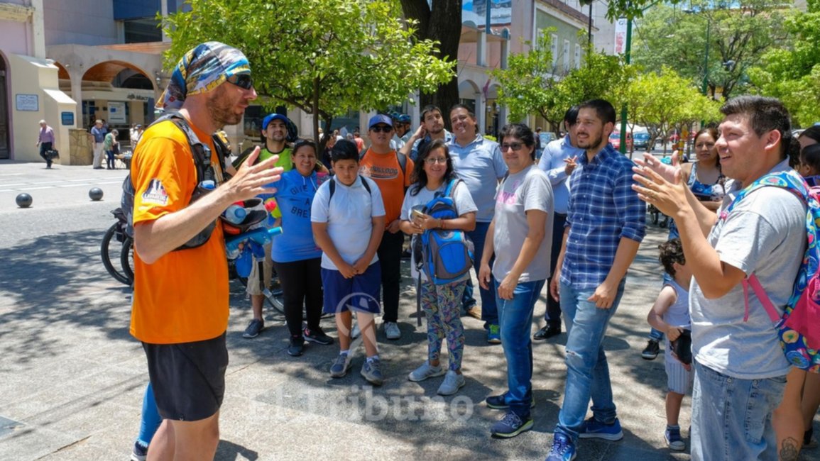 El maratonista Savonitti llegó a Salta y habló con señas