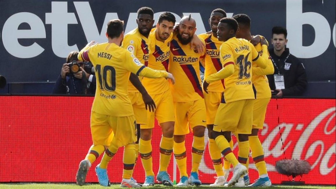 Barcelona, con Messi de titular, ganó y es puntero