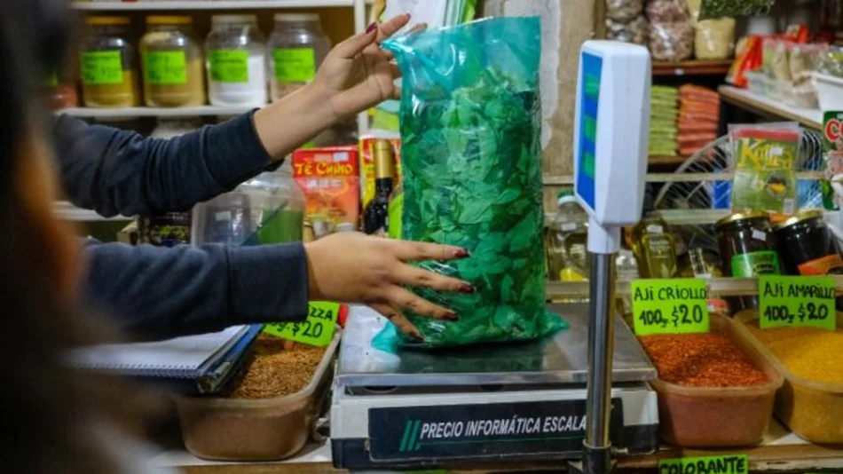 Muchos le dicen adiós a la antigua costumbre de coquear: el cuarto ronda los $1.000