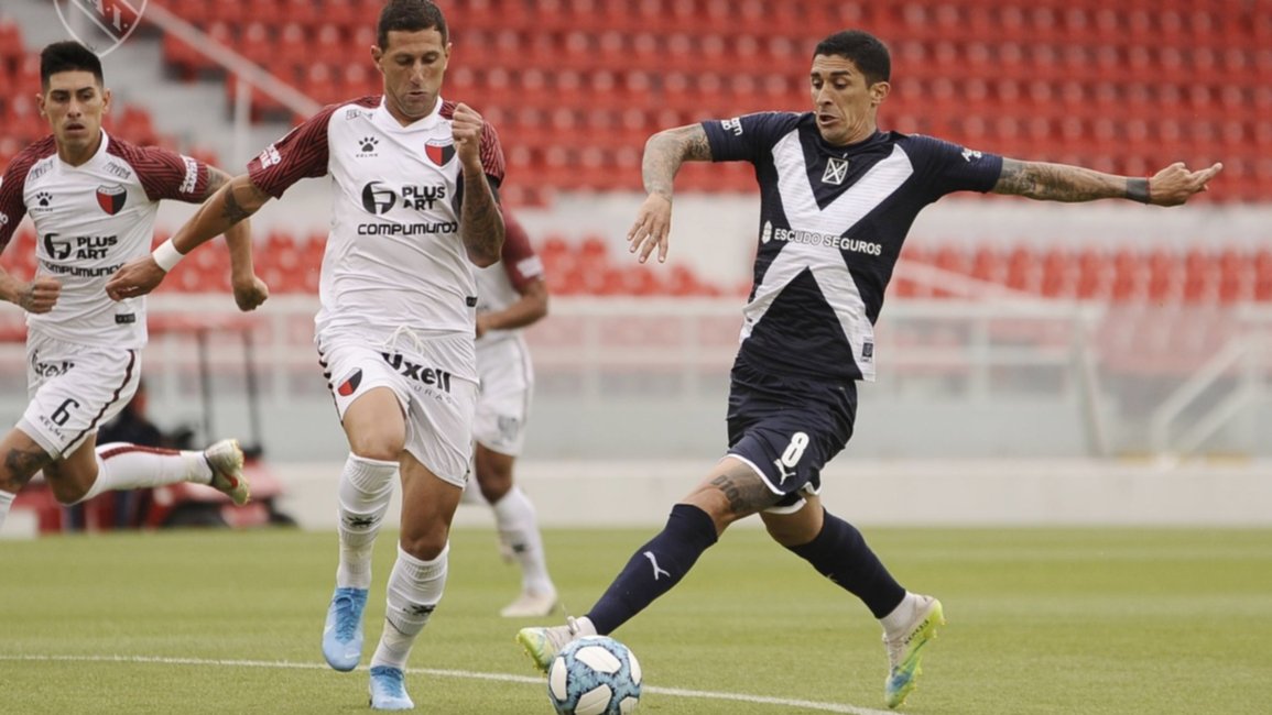 Sosa fue figura y salvó a Independiente de perder ante Colón