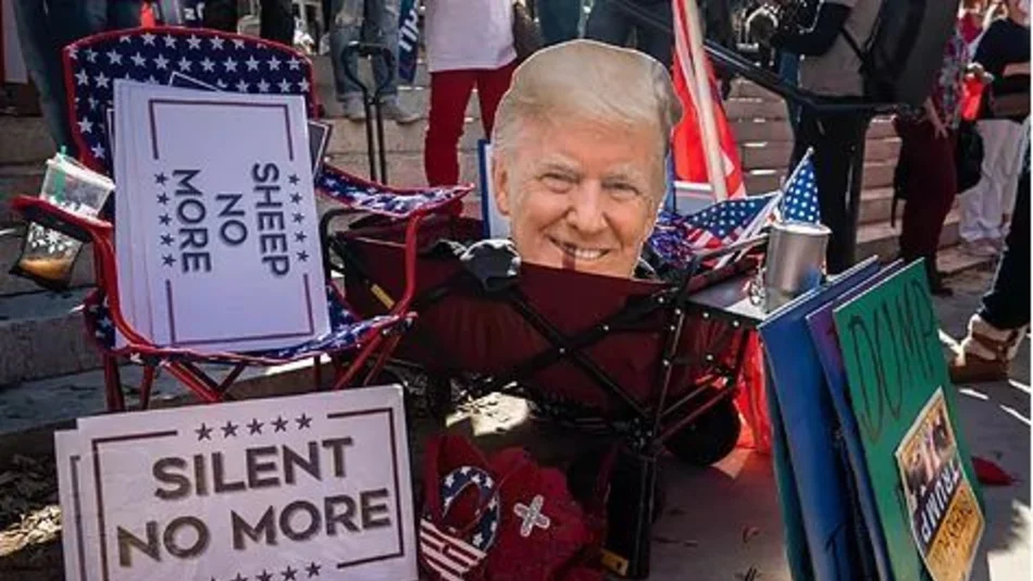 Trump admitió que Biden “ganó” las elecciones “amañadas” y a la hora se desdijo