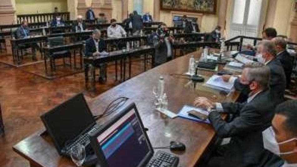 Ya tiene media sanción la suspensión de las PASO