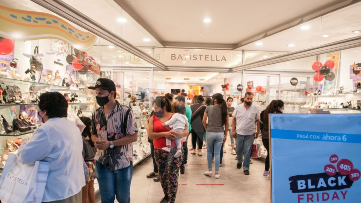 Más de mil comercios apostaron al Black Friday