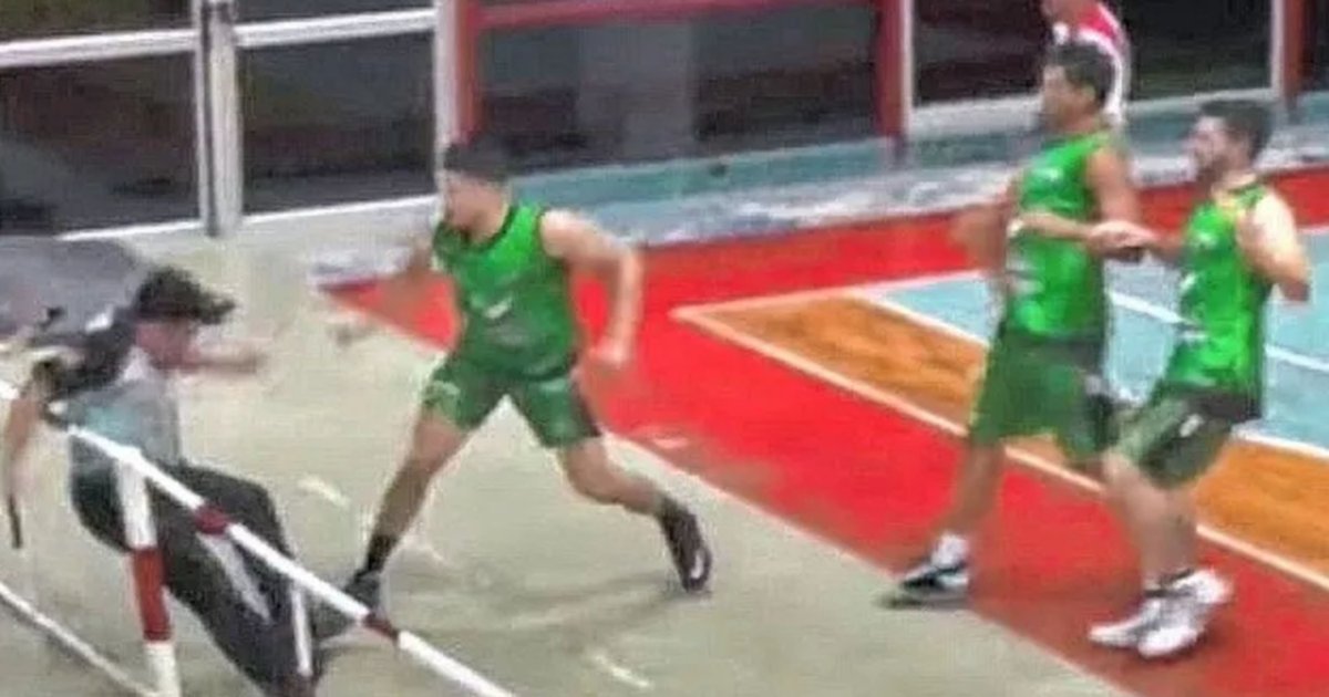 Video La Brutal E Irracional Agresión De Un Jugador De Básquet Contra Un árbitro