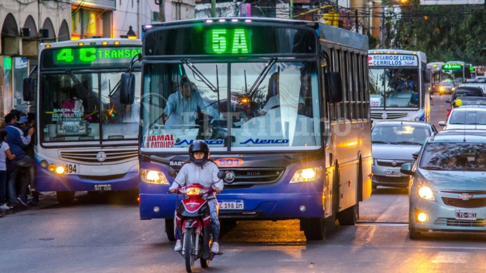 Transporte gratuito  en los colectivos y el  tren para votantes 