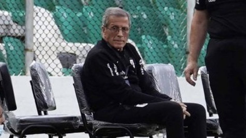 El Maestro Tabárez no va más: luego de 15 años fue despedido en Uruguay