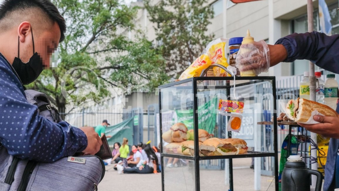 ¡ATENCIÓN! Sándwiches, mayonesas y pollo en mal estado, focos de transmisión de salmonella 