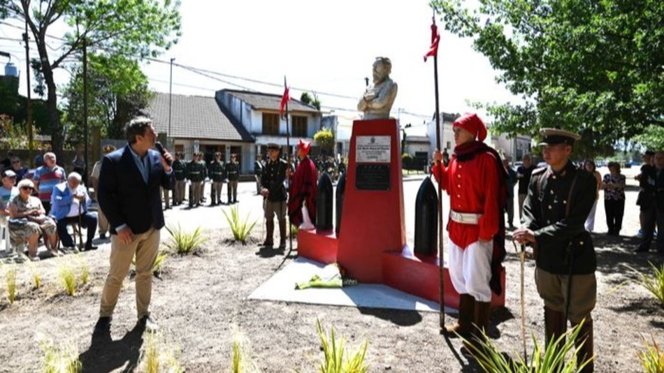 Inauguraron un monumento a Martín Miguel de Güemes en Luján